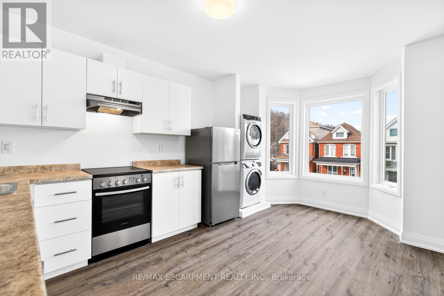 2 - 253 St Clair Boulevard, Hamilton, Ontario  L8M 2P3 - Photo 9 - X12856550