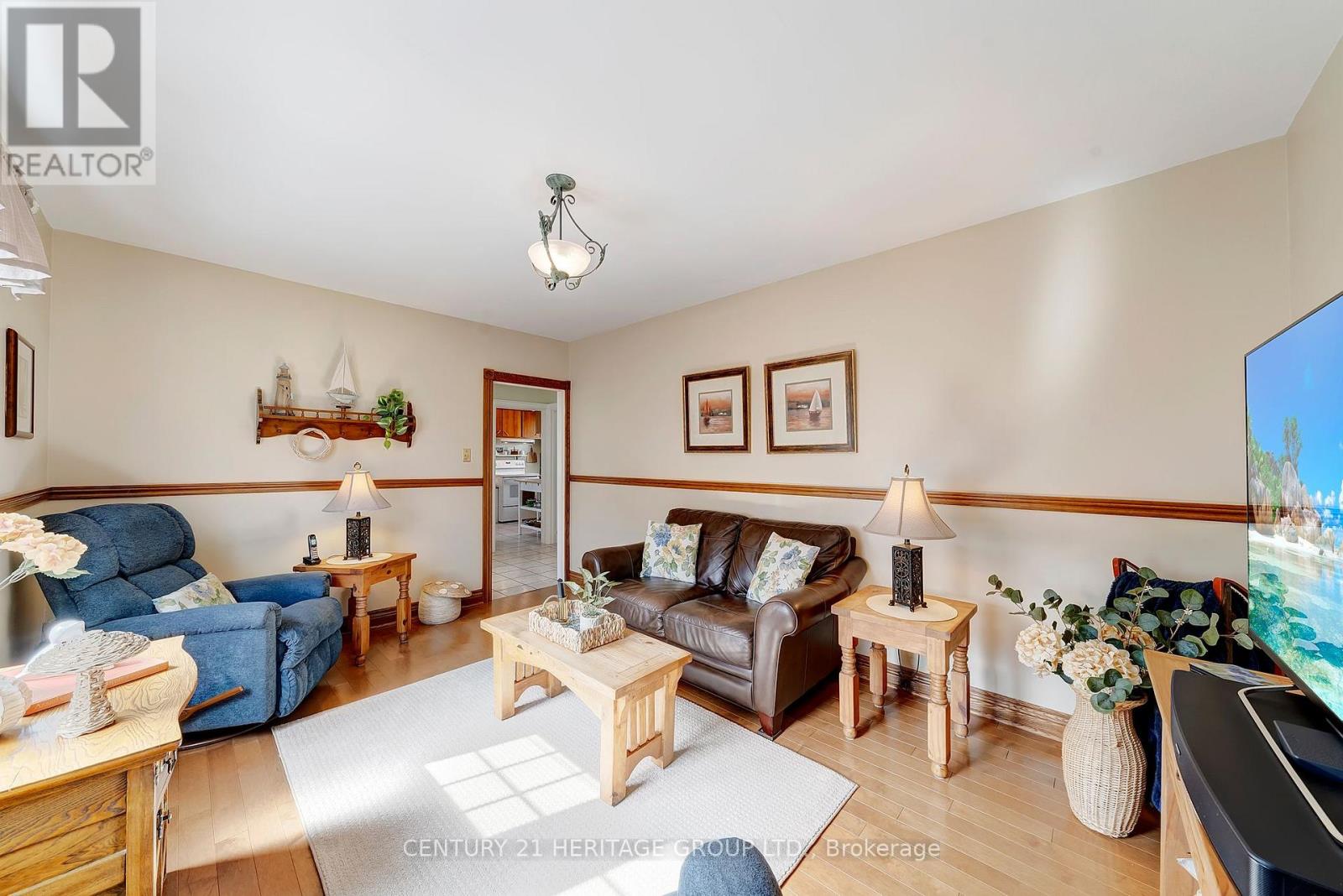 22 Churchill Avenue, Hamilton, Ontario  L9A 1J5 - Photo 11 - X12856568