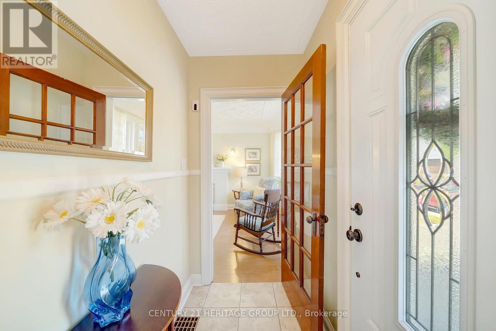 22 Churchill Avenue, Hamilton, Ontario  L9A 1J5 - Photo 4 - X12856568