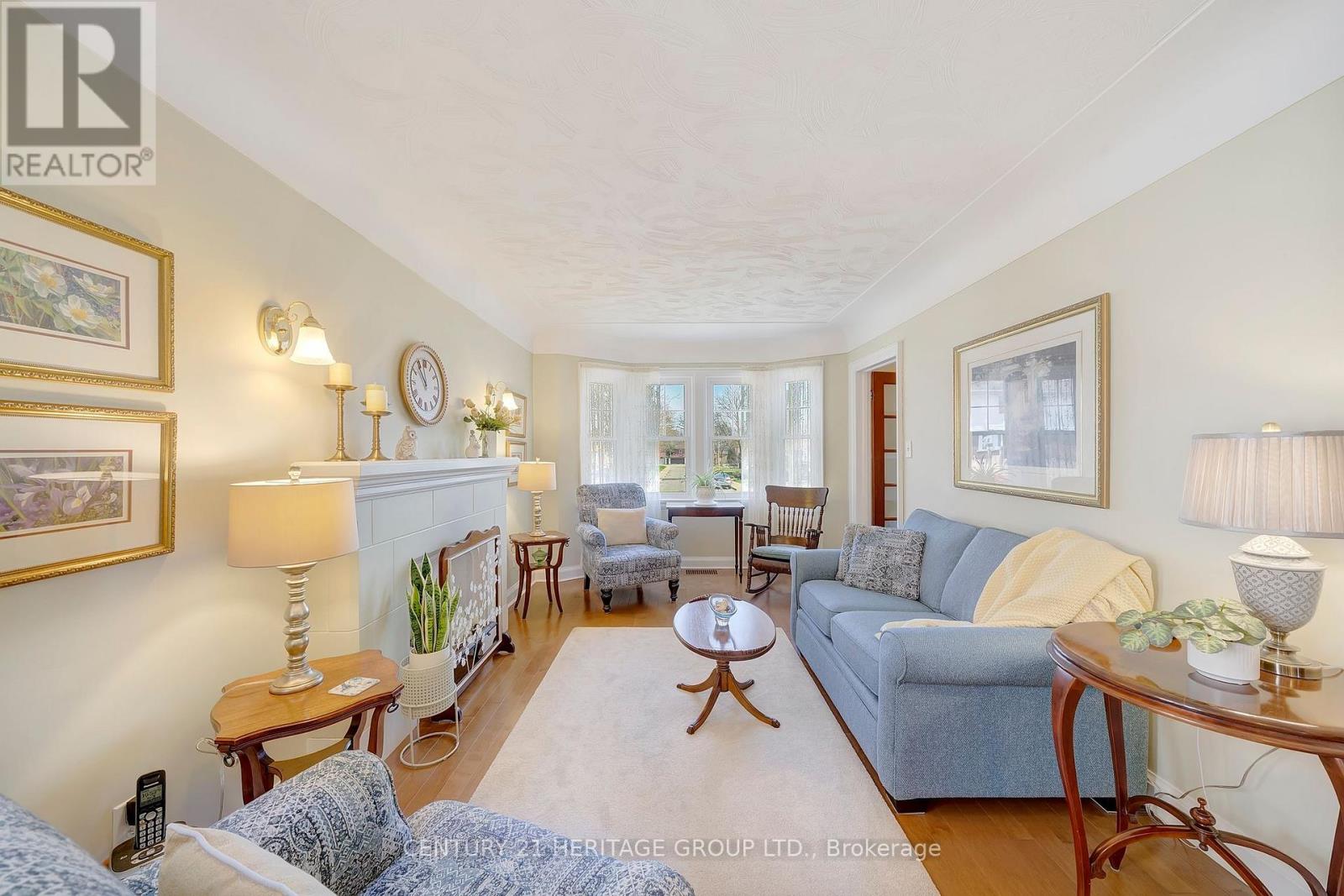 22 Churchill Avenue, Hamilton, Ontario  L9A 1J5 - Photo 7 - X12856568