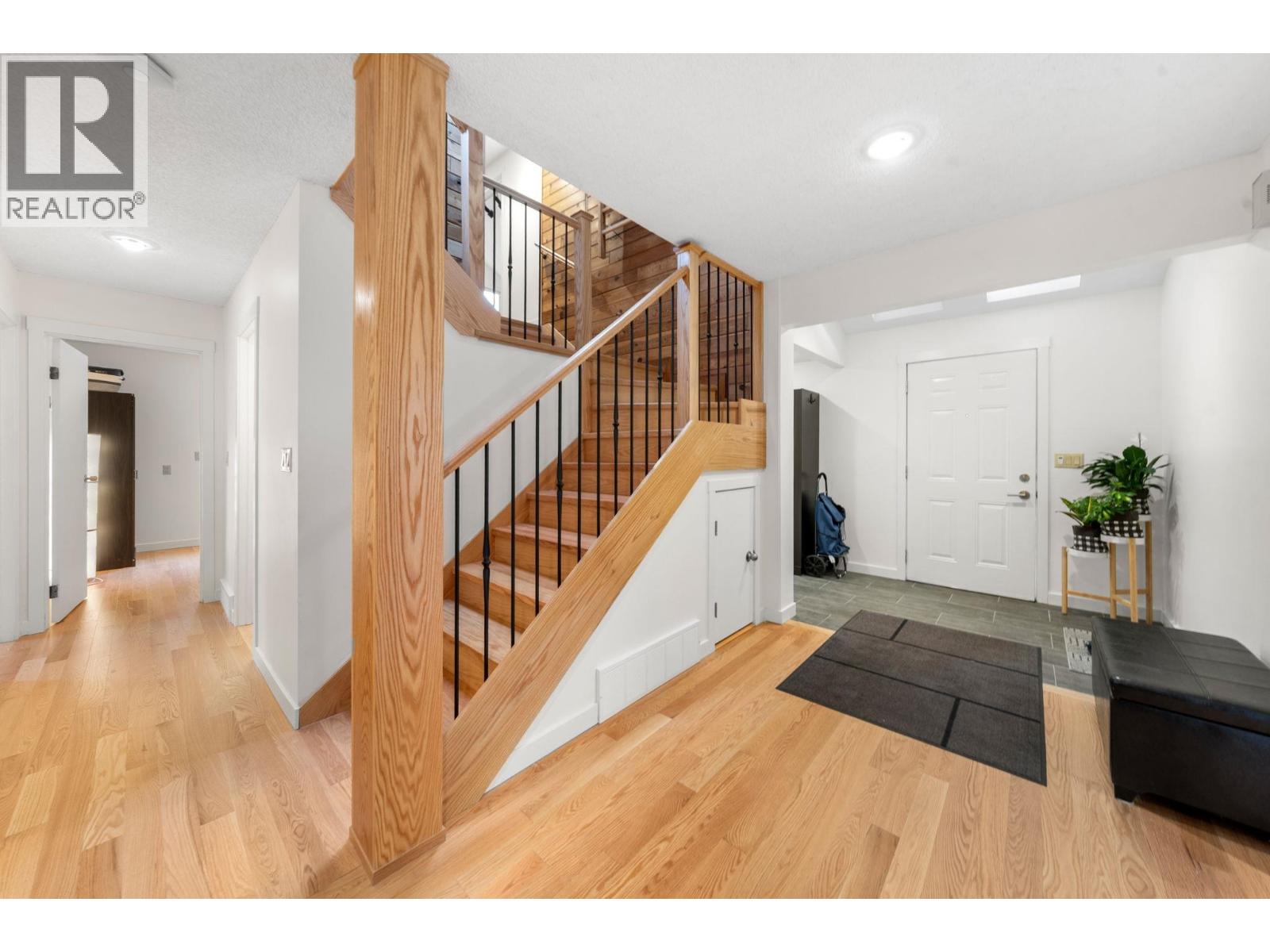 667 FAIRWAY DRIVE, North Vancouver, British Columbia