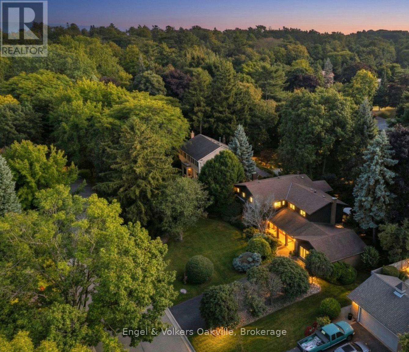 250 Gatestone Avenue, Oakville, Ontario  L6J 5R9 - Photo 3 - W12779602