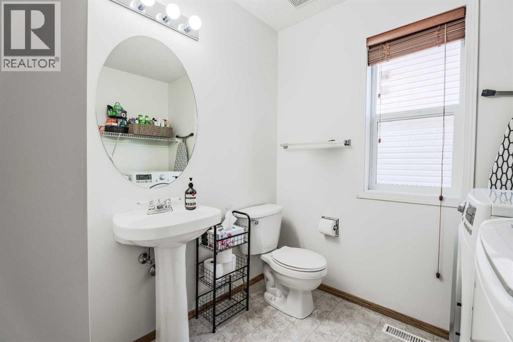 68 Bridleridge Gardens Sw, Calgary, Alberta  T2Y 4C9 - Photo 7 - A2287128