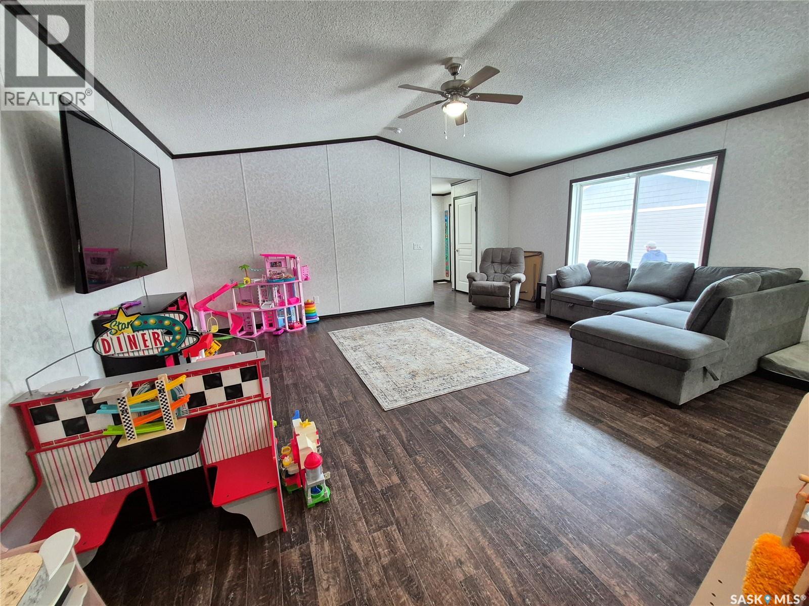 151 2nd Avenue, Bengough, Saskatchewan  S0C 0K0 - Photo 13 - SK029903