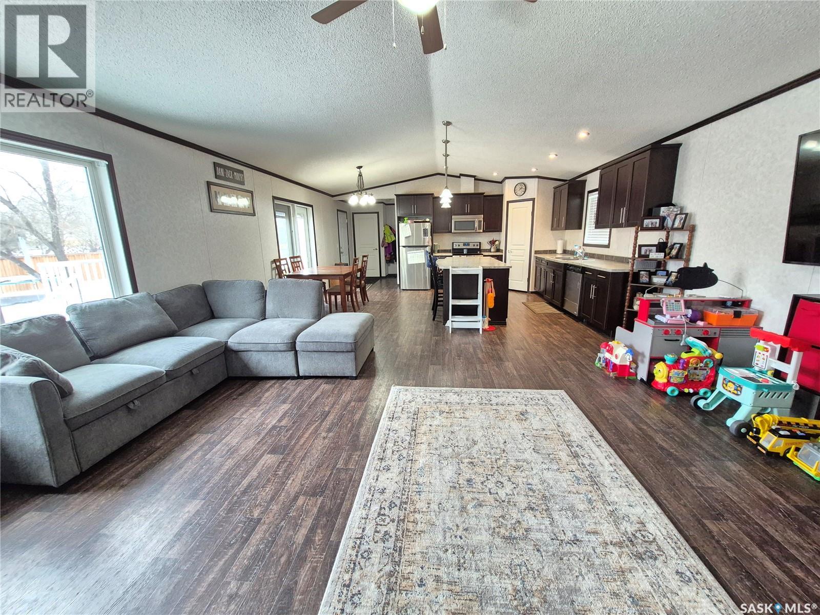 151 2nd Avenue, Bengough, Saskatchewan  S0C 0K0 - Photo 15 - SK029903