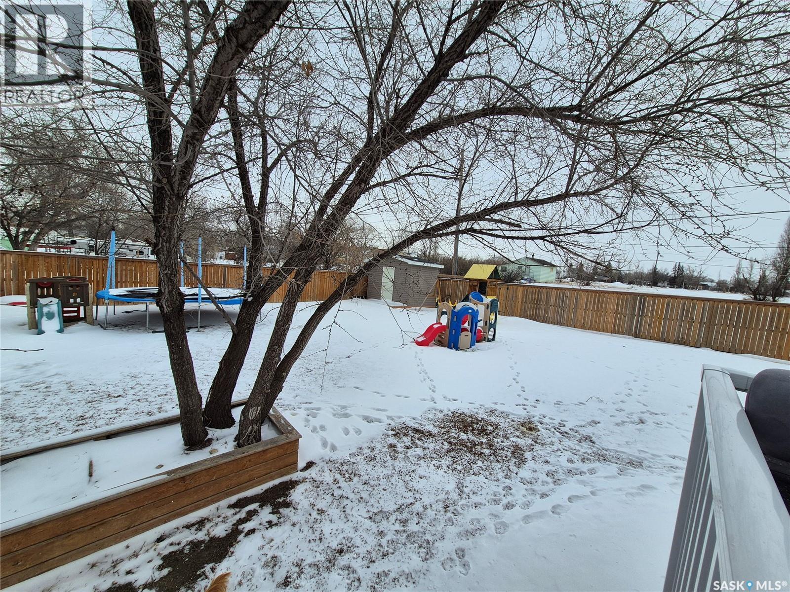 151 2nd Avenue, Bengough, Saskatchewan  S0C 0K0 - Photo 38 - SK029903