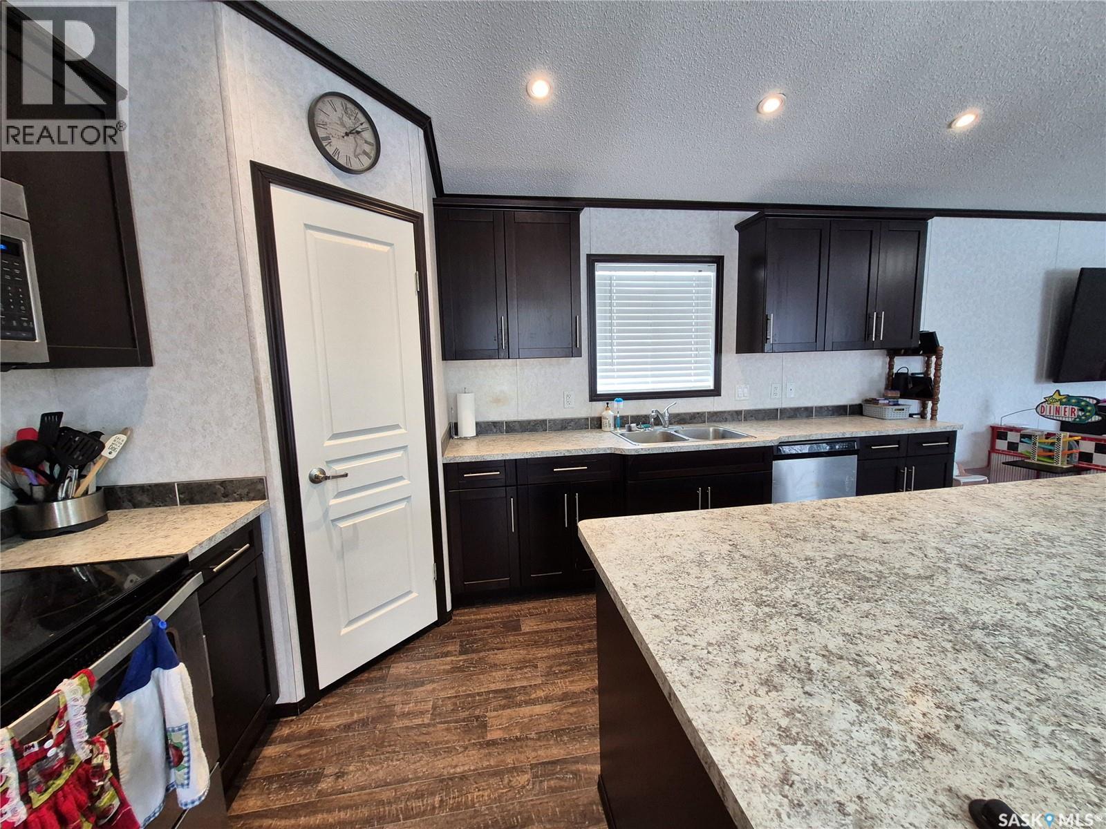 151 2nd Avenue, Bengough, Saskatchewan  S0C 0K0 - Photo 6 - SK029903