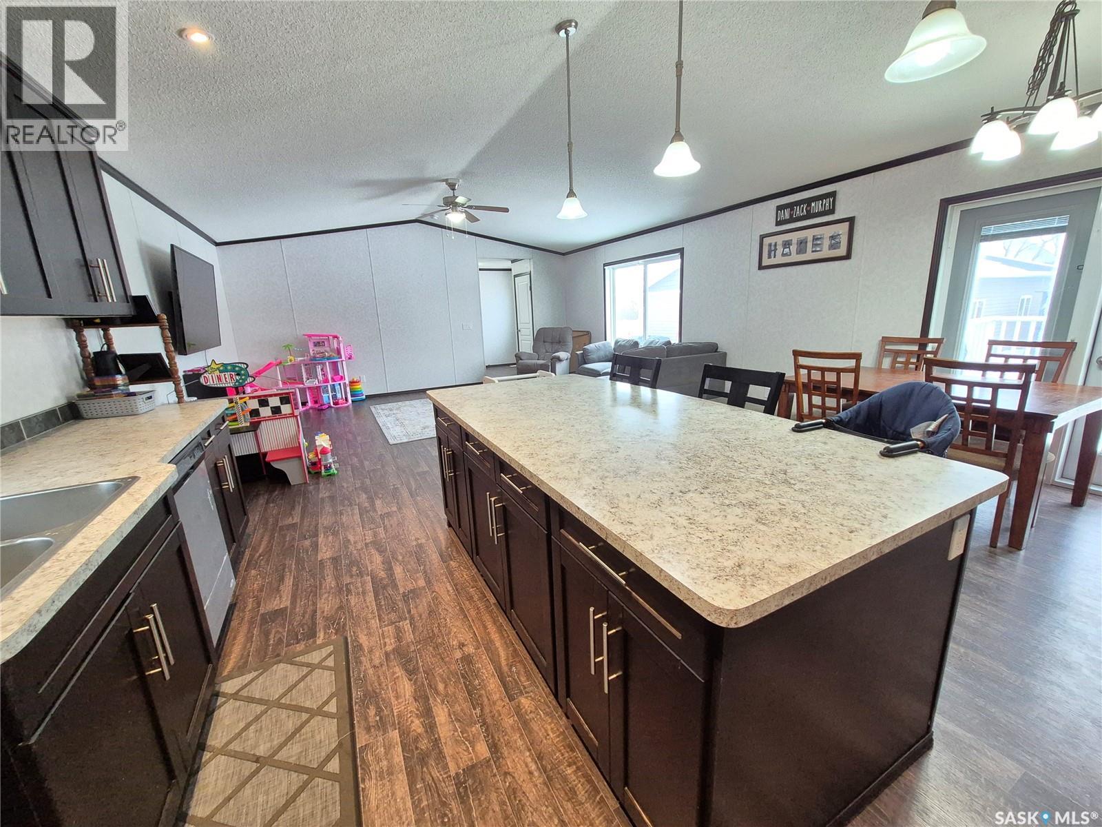 151 2nd Avenue, Bengough, Saskatchewan  S0C 0K0 - Photo 7 - SK029903