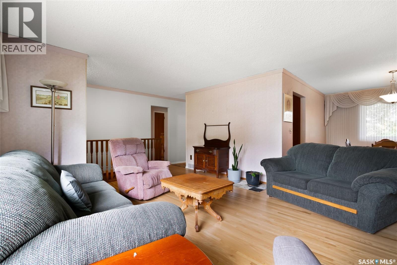 2911 Lacon Street, Regina, Saskatchewan  S4N 2A9 - Photo 6 - SK029873