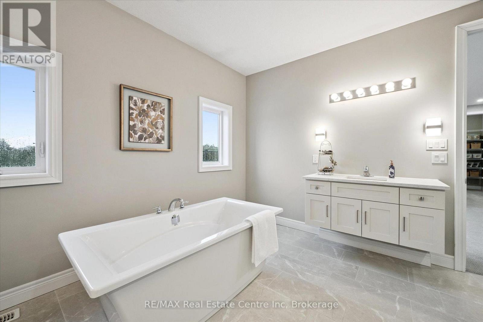 187 Ambrous Crescent, Guelph, Ontario  N1G 0G3 - Photo 23 - X12856774