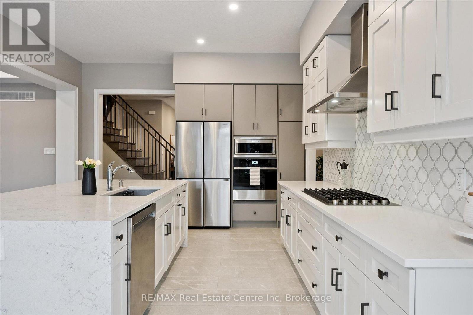 187 Ambrous Crescent, Guelph, Ontario  N1G 0G3 - Photo 5 - X12856774