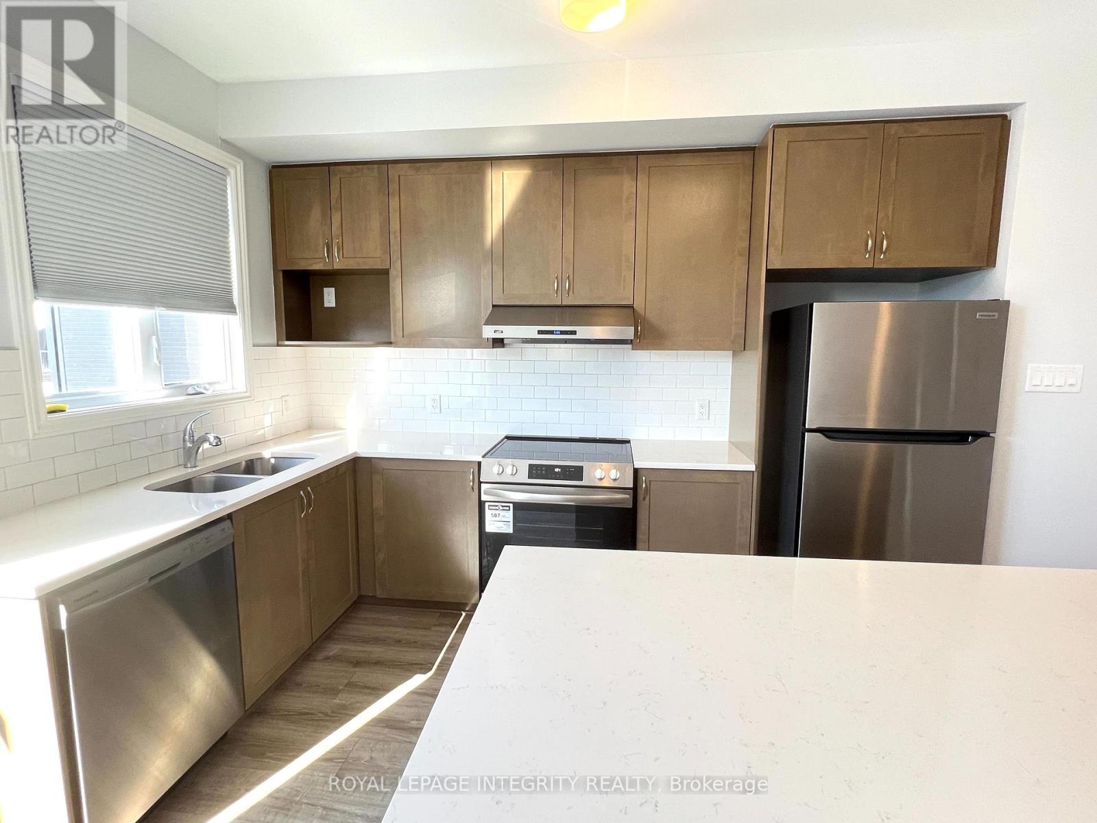 913 Moses Tennisco Street, Ottawa, Ontario  K1K 5A8 - Photo 7 - X12791994