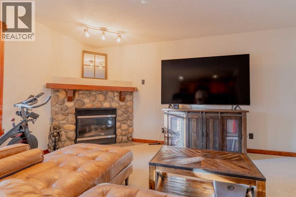 313, 170 Crossbow Place, Canmore, Alberta  T1W 3H4 - Photo 3 - A2280949