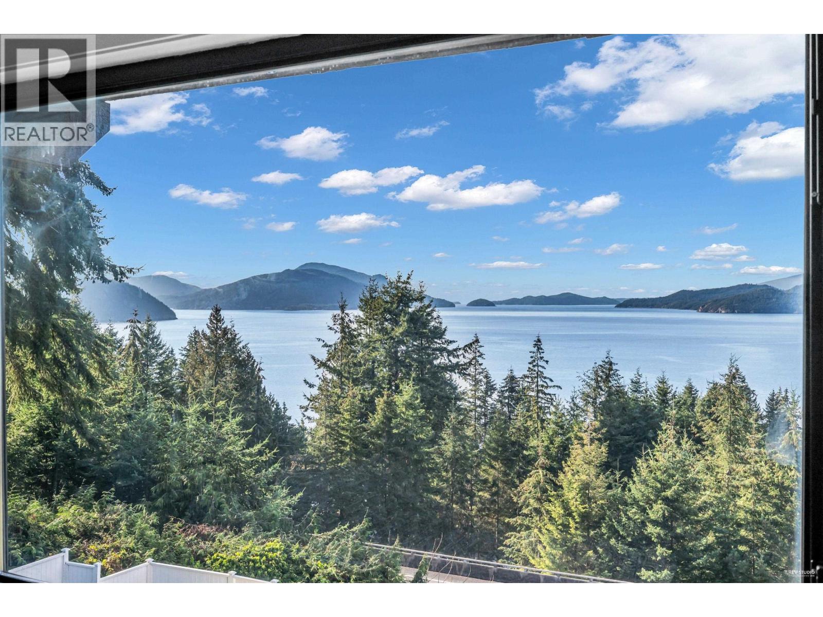 432 Crosscreek Road, Lions Bay, British Columbia  V0V 0V0 - Photo 5 - R3096936