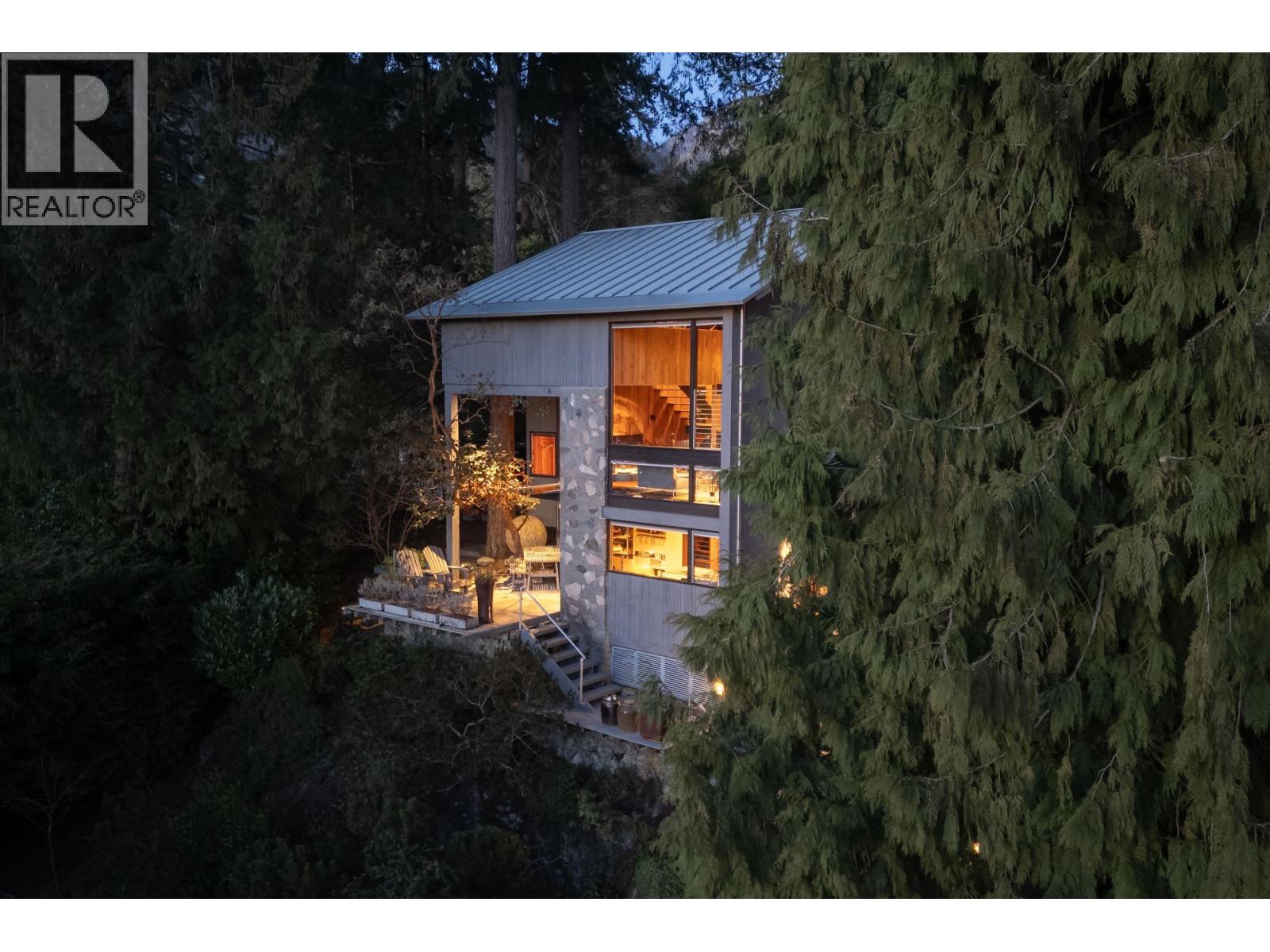 5757 TELEGRAPH TRAIL, West Vancouver, British Columbia
