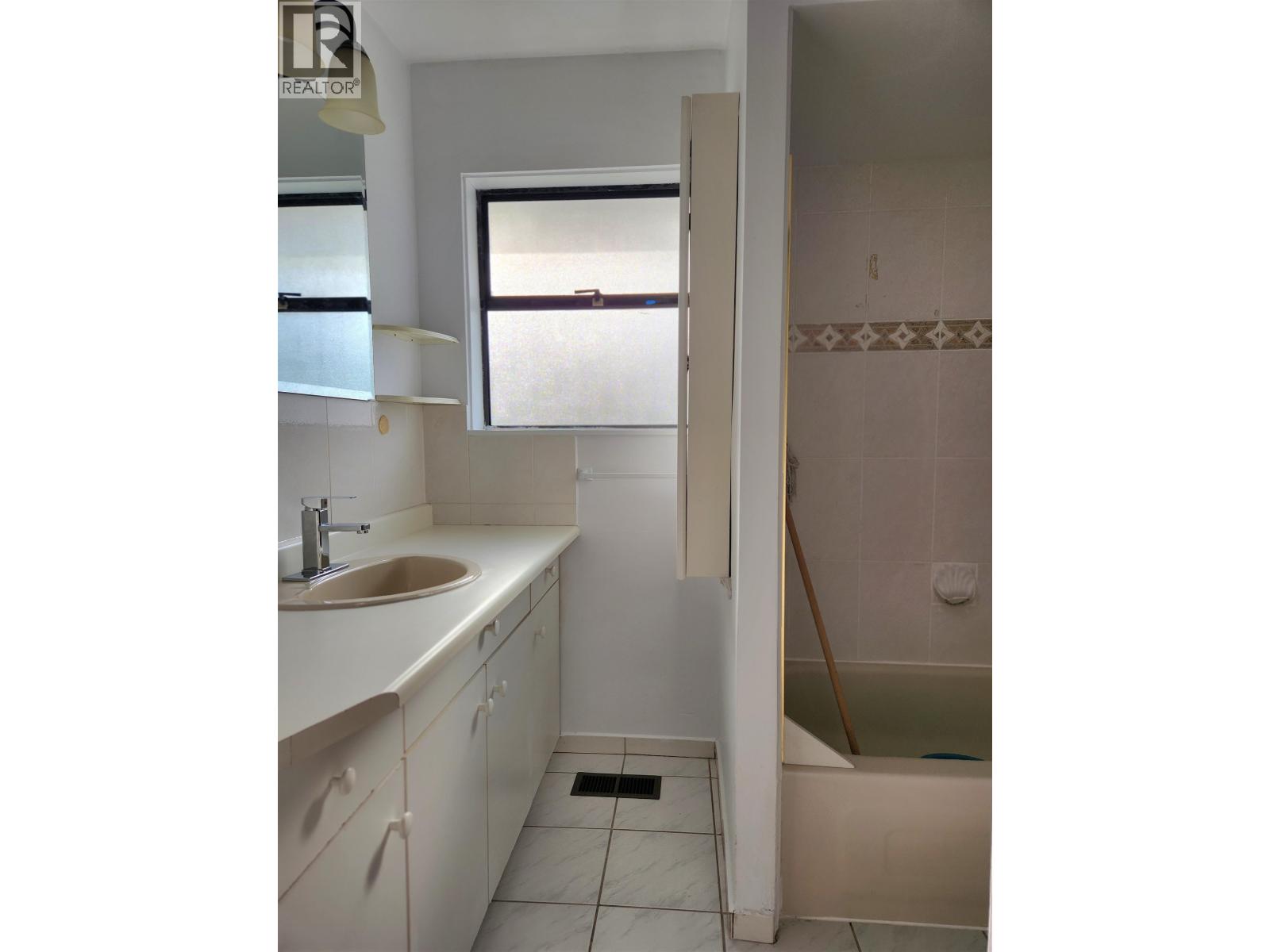 8100 Lucas Road, Richmond, British Columbia  V6X 1C3 - Photo 4 - R3097101