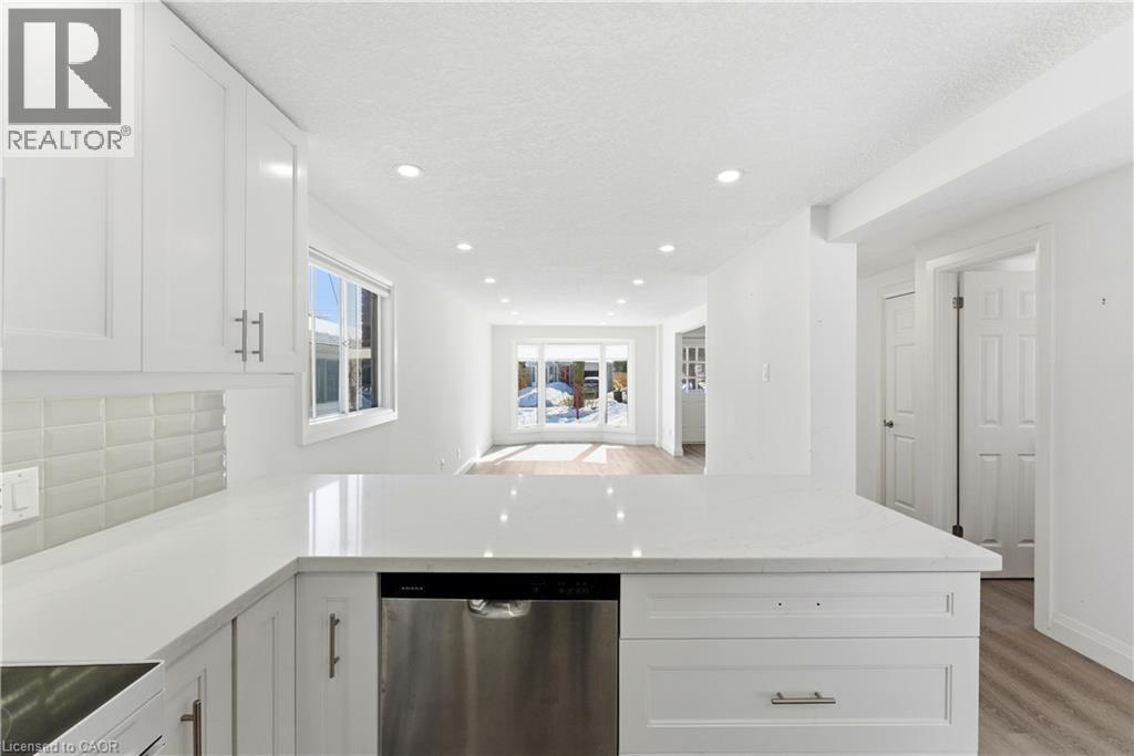 16 Thornbush Crescent, Waterloo, Ontario  N2T 1B2 - Photo 9 - 40807848