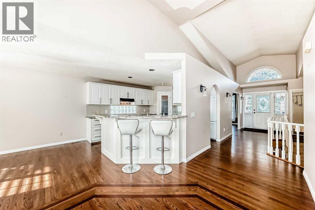 256 Evergreen Court Sw, Calgary, Alberta  T2Y 2X5 - Photo 4 - A2287912