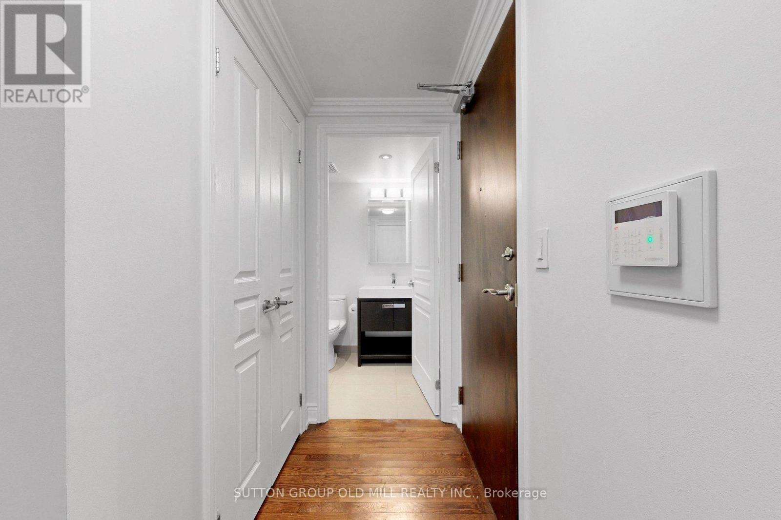 710 - 10 Delisle Avenue, Toronto (Yonge-St. Clair), Ontario  M4V 3C6 - Photo 4 - C12856792