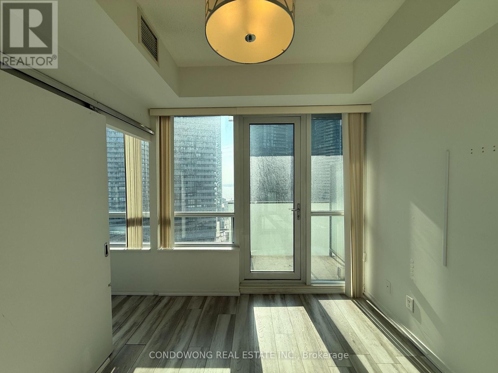 1710 - 65 Bremner Boulevard, Toronto, Ontario  M5J 0A7 - Photo 10 - C12856800