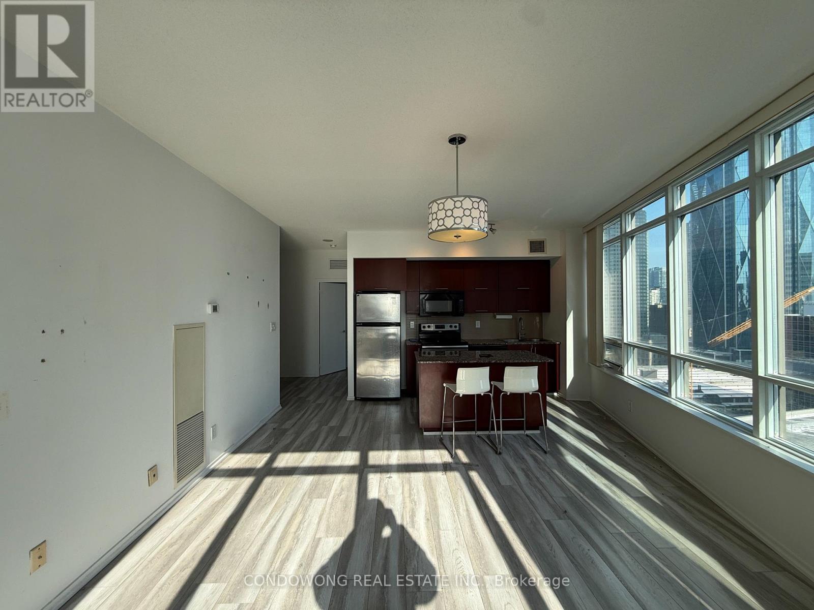 1710 - 65 Bremner Boulevard, Toronto, Ontario  M5J 0A7 - Photo 2 - C12856800