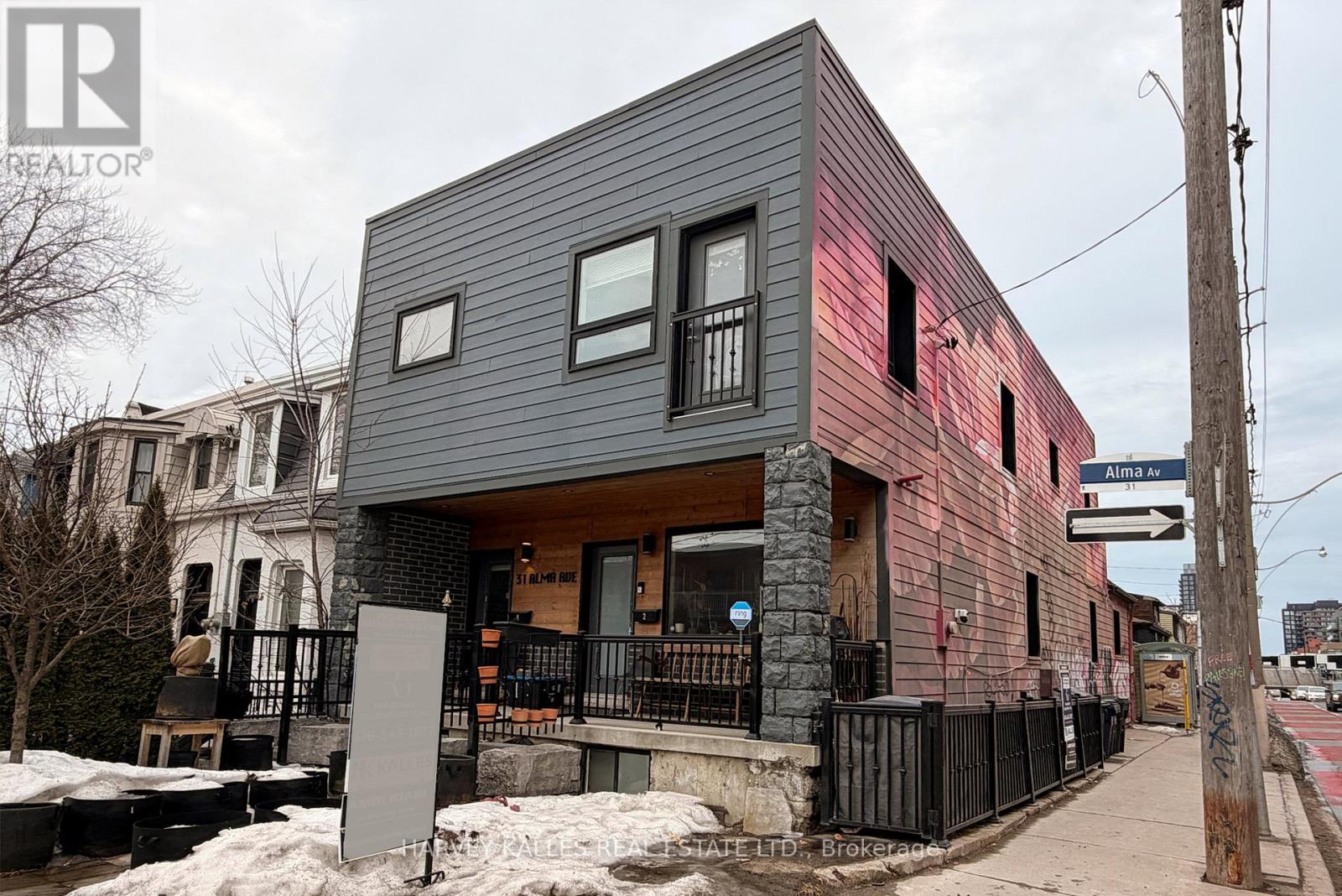 31 ALMA AVENUE, Toronto, Ontario