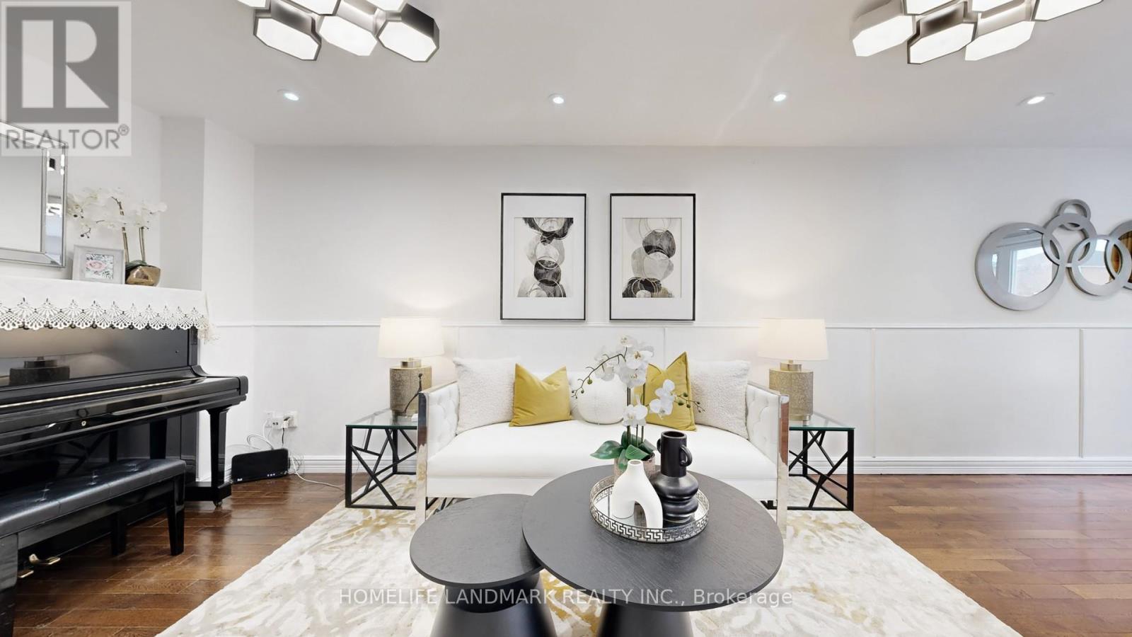 121 Digby Crescent, Markham, Ontario  L3R 7H4 - Photo 3 - N12856794