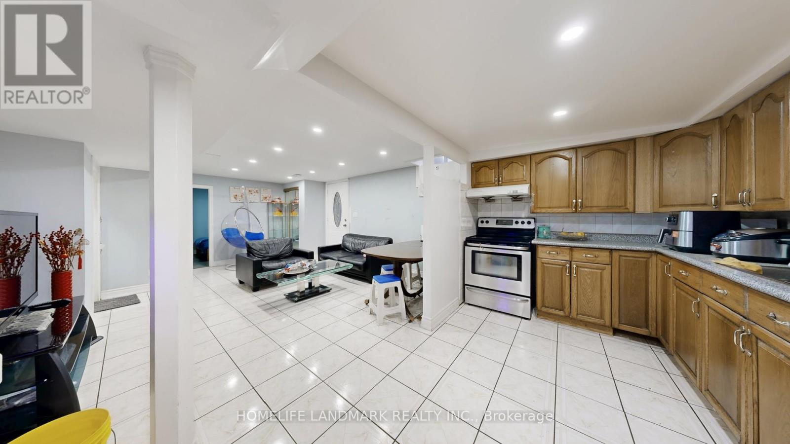 121 Digby Crescent, Markham, Ontario  L3R 7H4 - Photo 44 - N12856794