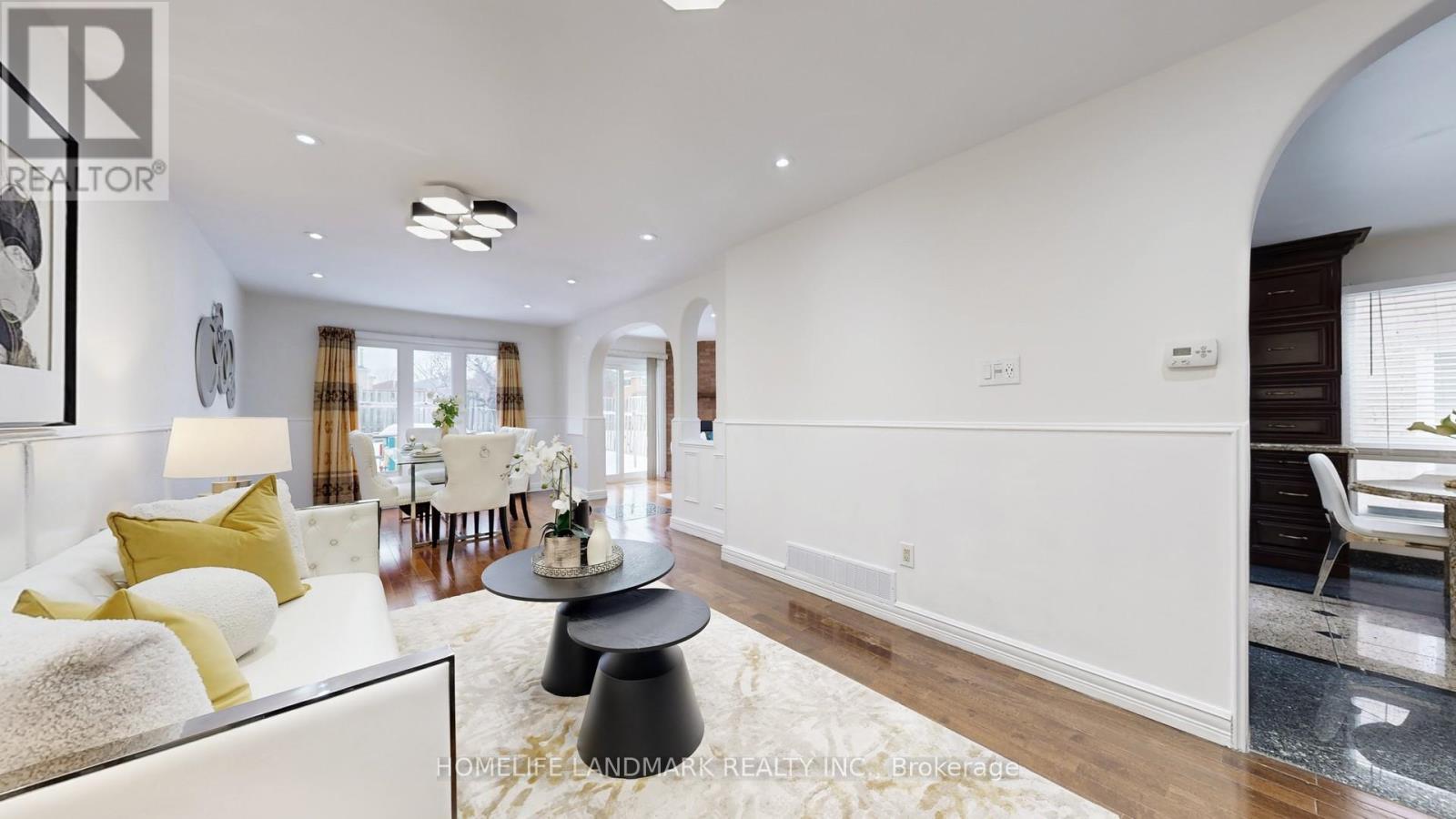 121 Digby Crescent, Markham, Ontario  L3R 7H4 - Photo 5 - N12856794