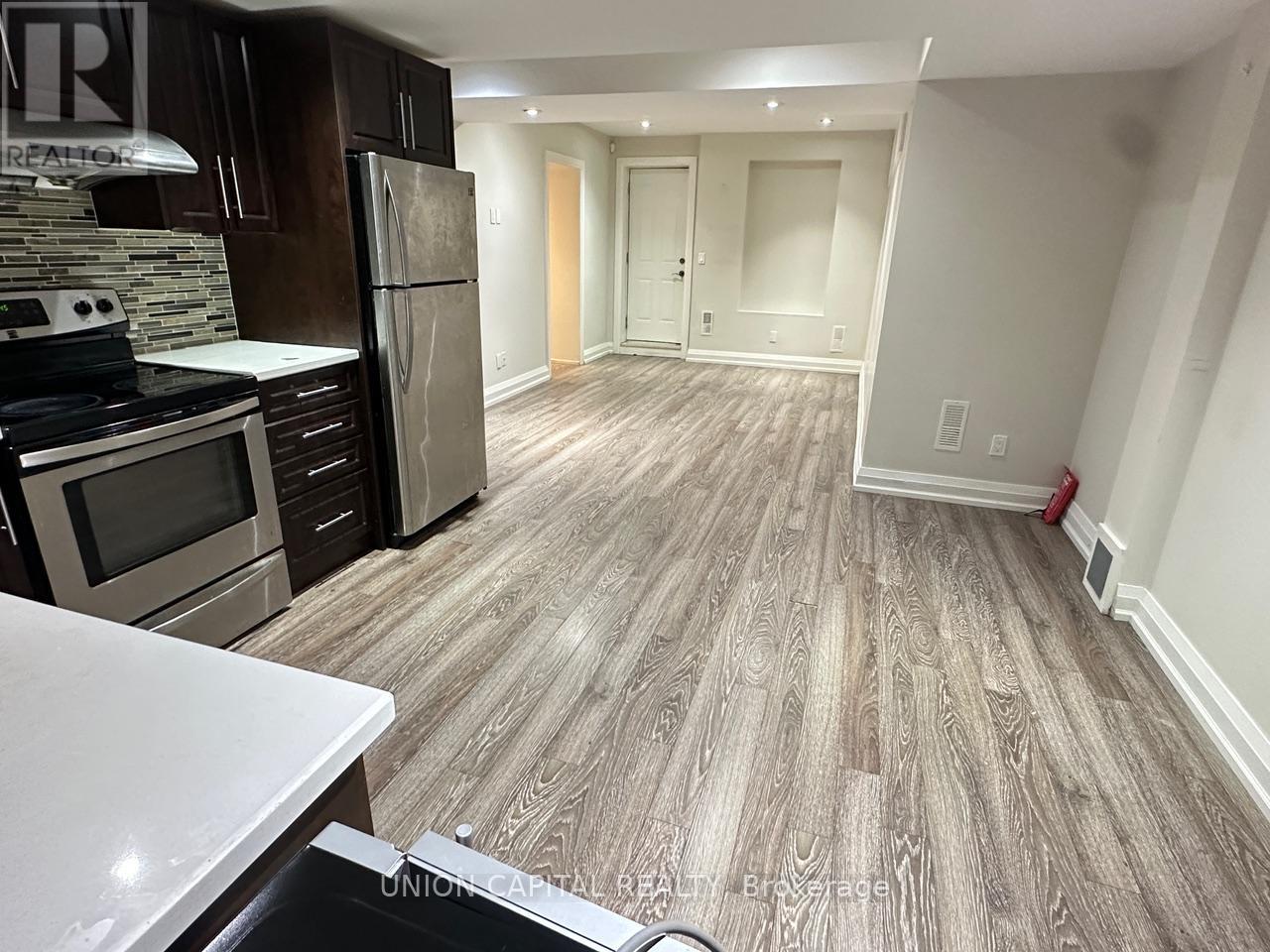 163 Elmwood Avenue, Richmond Hill (Harding), Ontario  L4C 1L2 - Photo 3 - N12856832