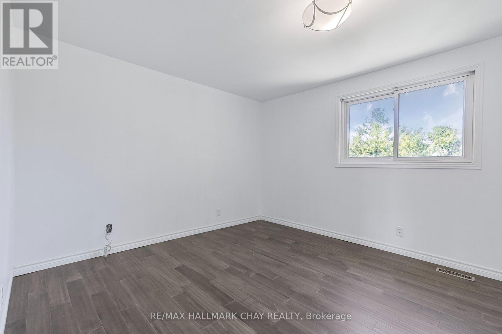 492 Britannia Avenue, Bradford West Gwillimbury (Bradford), Ontario  L3Z 1A7 - Photo 12 - N12856842