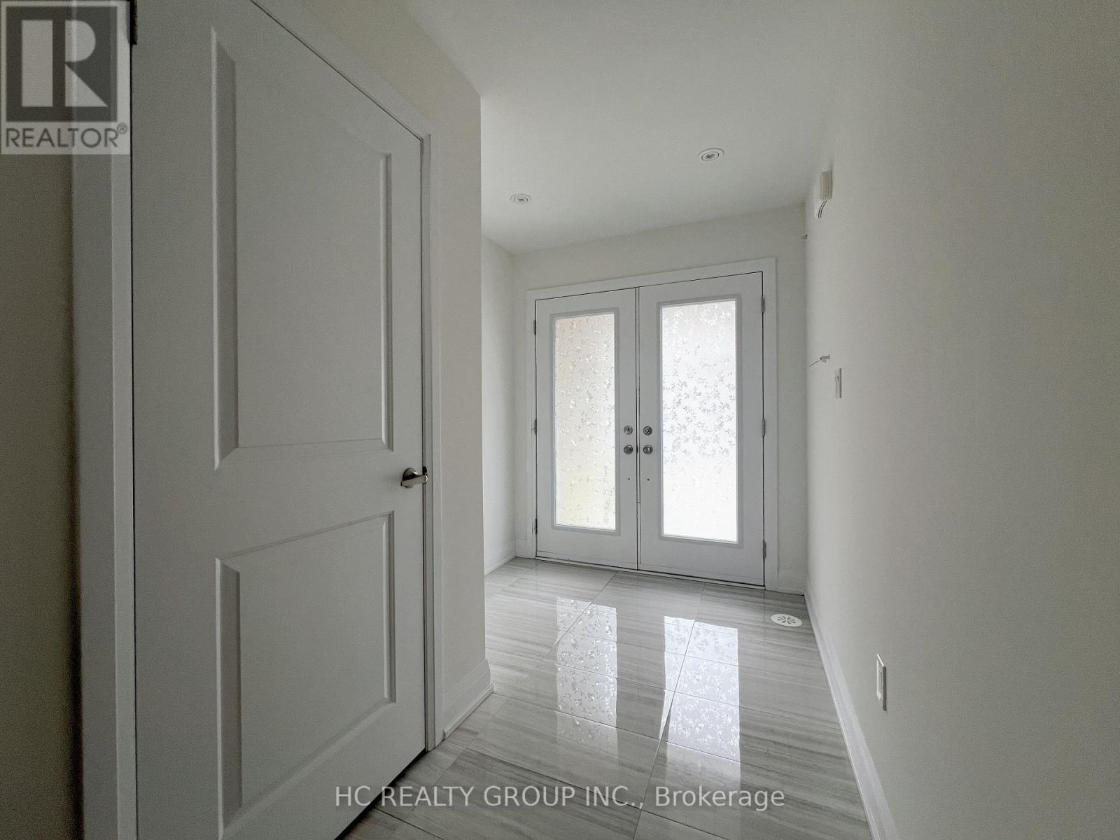 142 Moneypenny Place, Vaughan, Ontario  L4J 0L1 - Photo 3 - N12856846