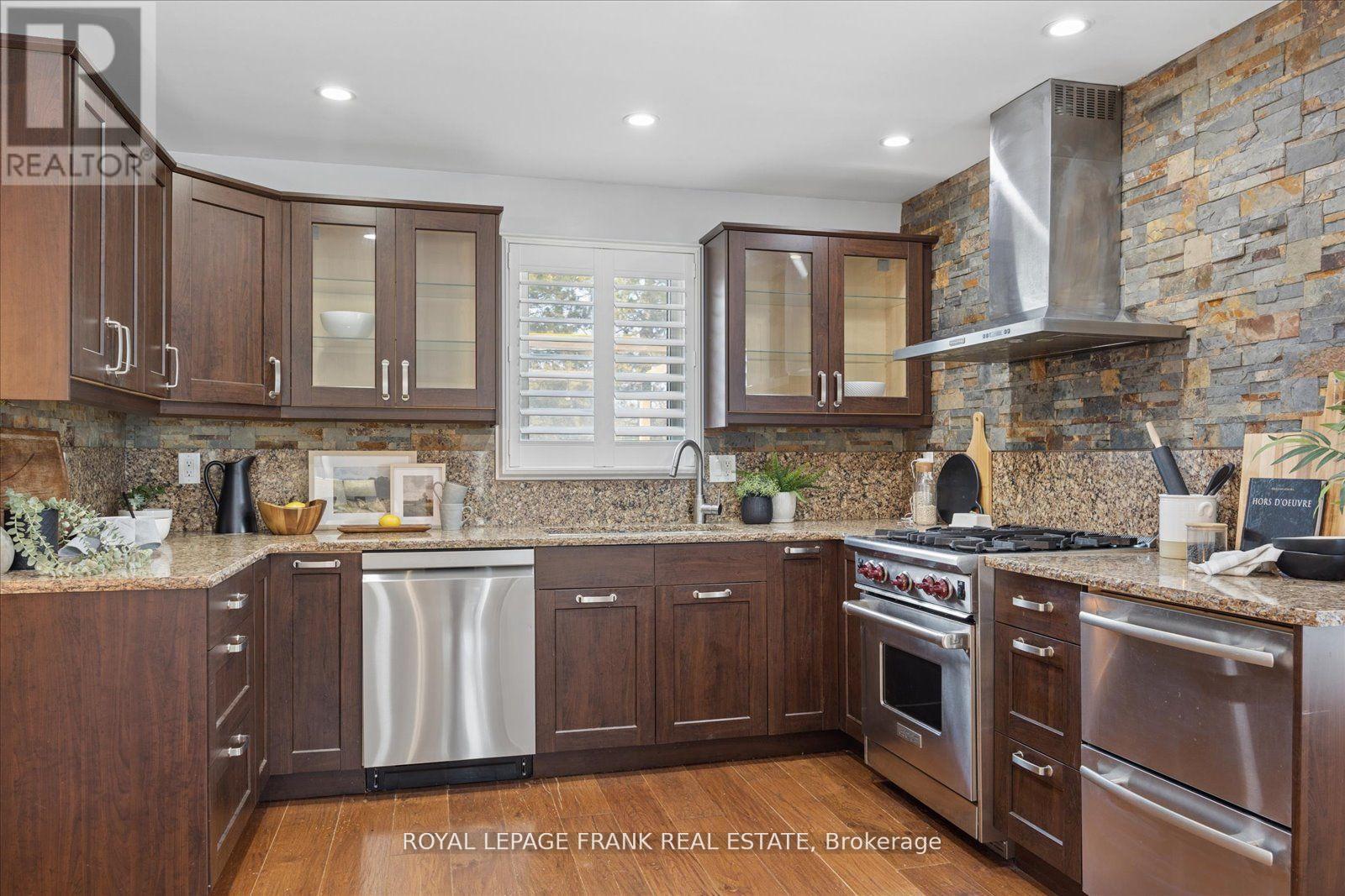 386 Prince Of Wales Drive, Whitby (Blue Grass Meadows), Ontario  L1N 6M9 - Photo 10 - E12854098