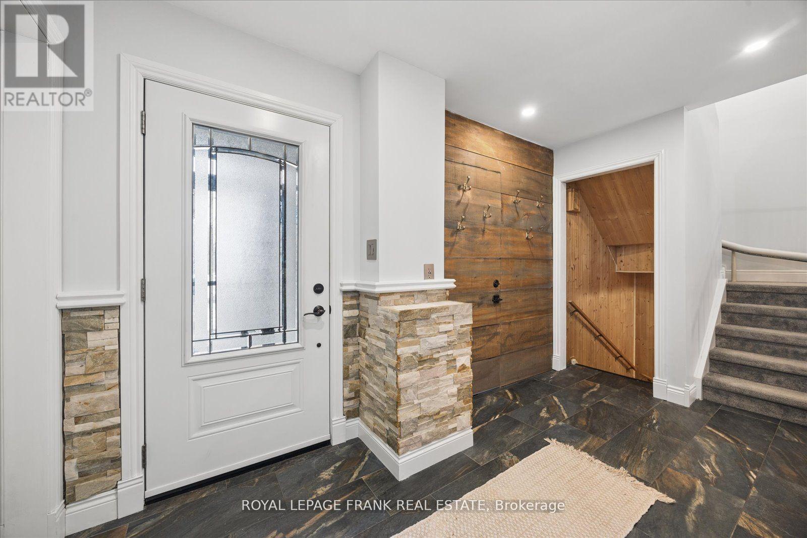 386 Prince Of Wales Drive, Whitby (Blue Grass Meadows), Ontario  L1N 6M9 - Photo 4 - E12854098