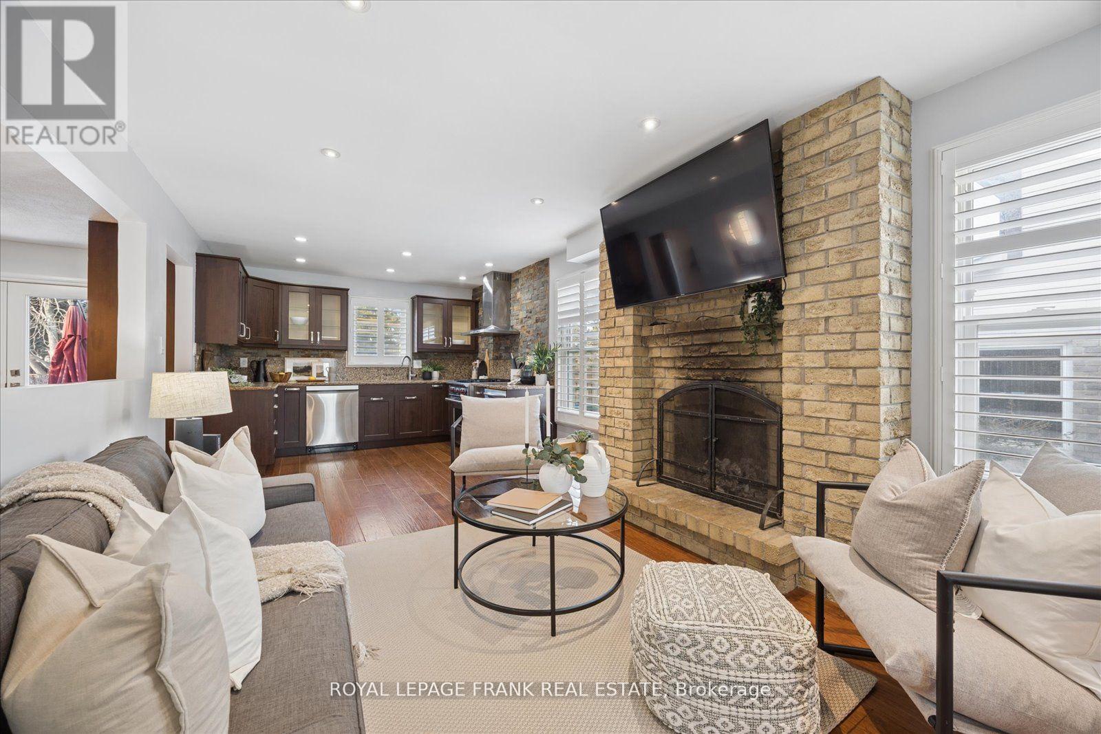 386 Prince Of Wales Drive, Whitby (Blue Grass Meadows), Ontario  L1N 6M9 - Photo 7 - E12854098