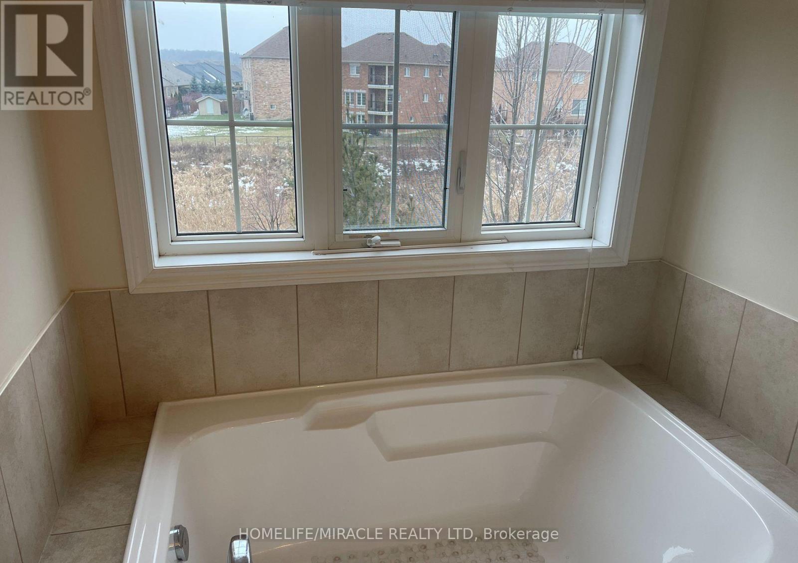 46 Naperton Drive, Brampton, Ontario  L6R 0Z7 - Photo 19 - W12856848