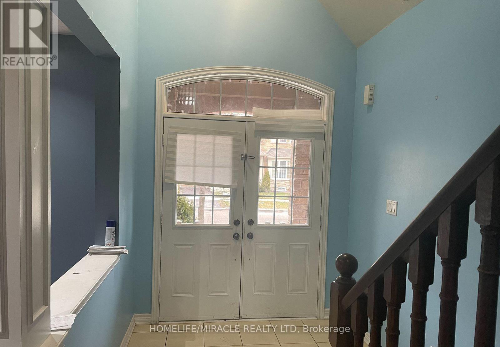 46 Naperton Drive, Brampton, Ontario  L6R 0Z7 - Photo 2 - W12856848