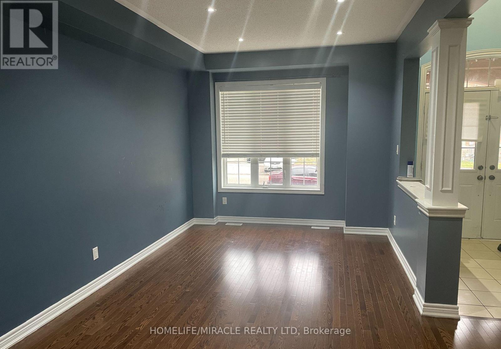 46 Naperton Drive, Brampton, Ontario  L6R 0Z7 - Photo 6 - W12856848