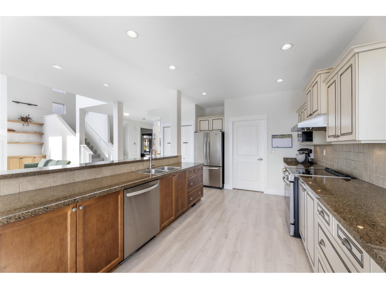 20518 67b Avenue, Langley, British Columbia  V2Y 3E1 - Photo 11 - R3094423