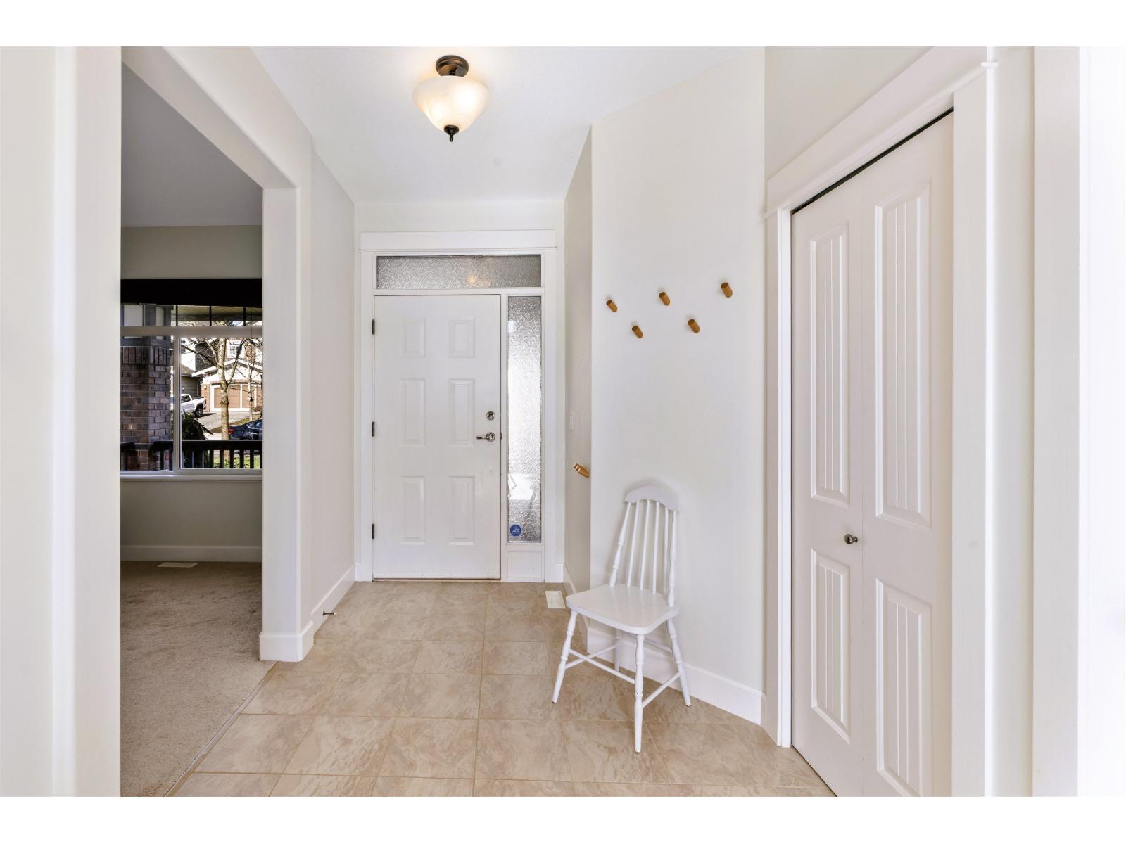 20518 67b Avenue, Langley, British Columbia  V2Y 3E1 - Photo 3 - R3094423