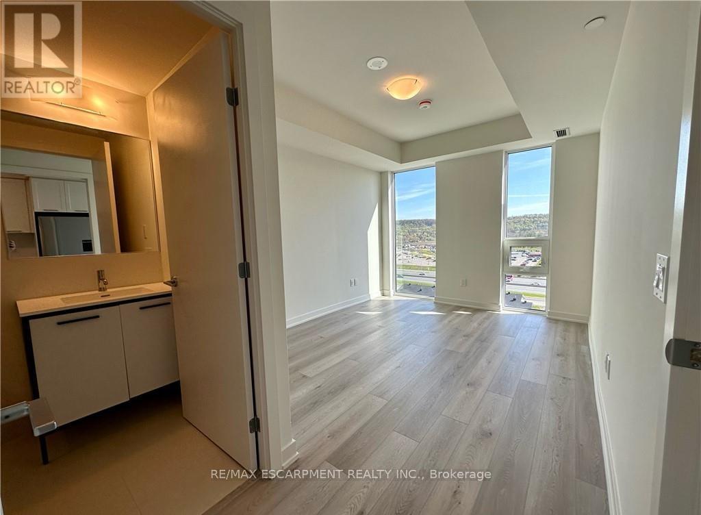 1112 - 385 Winston Road, Grimsby, Ontario  L8M 0J2 - Photo 5 - X12856772