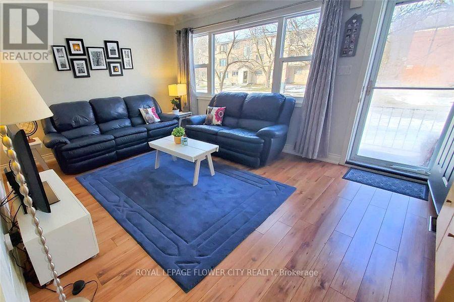 89 BARBARA CRESCENT, Kitchener, Ontario