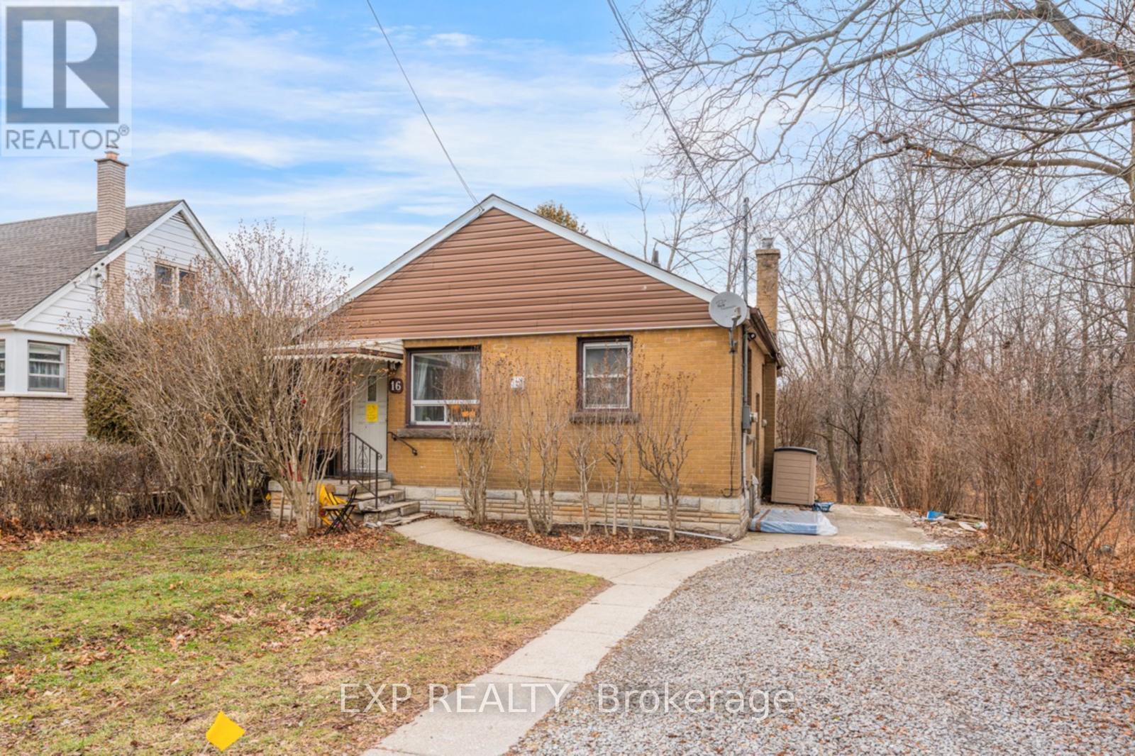 16 Ainslie Avenue, Hamilton, Ontario  L8S 2J3 - Photo 19 - X12856836