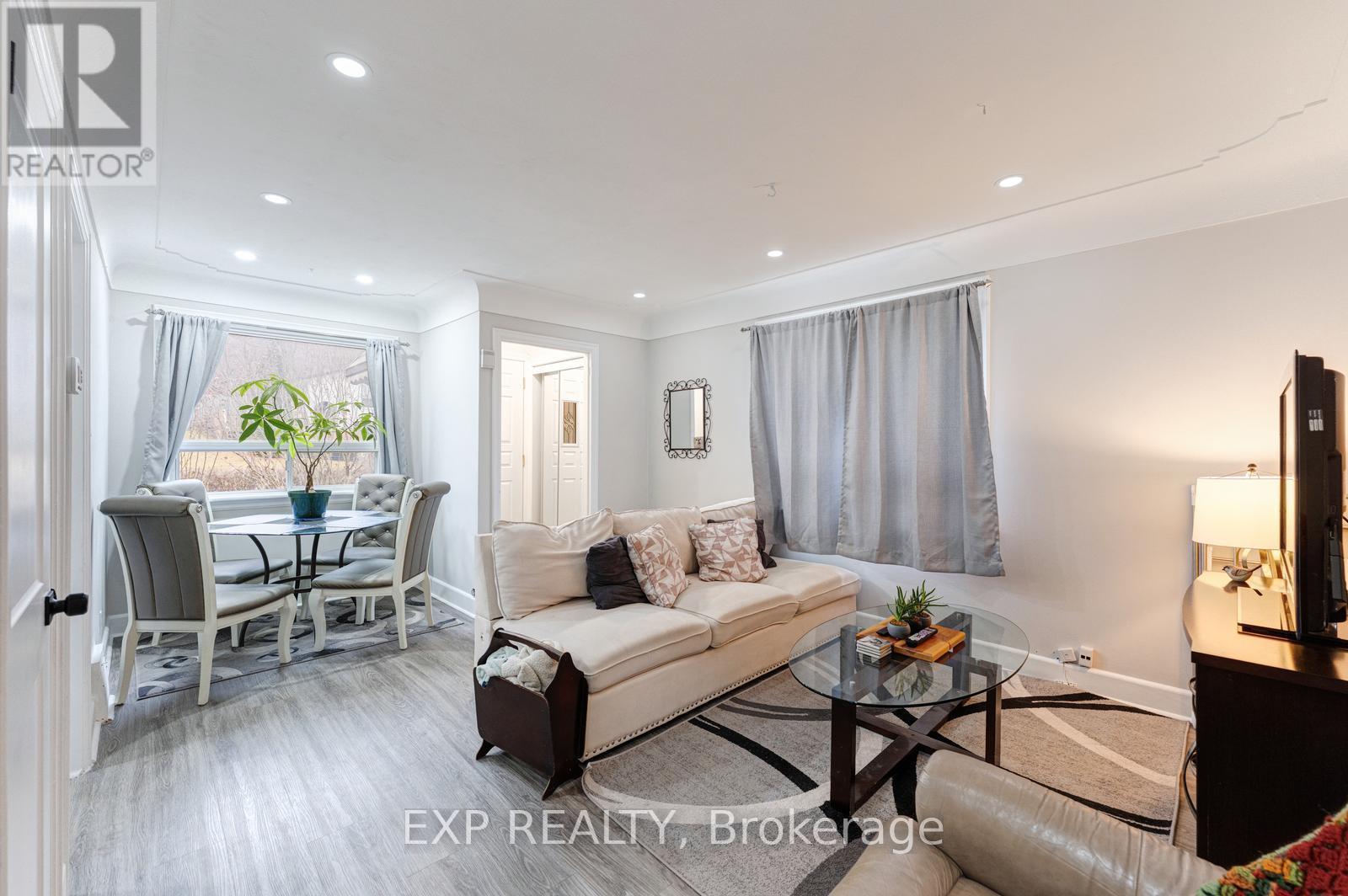 16 Ainslie Avenue, Hamilton, Ontario  L8S 2J3 - Photo 3 - X12856836