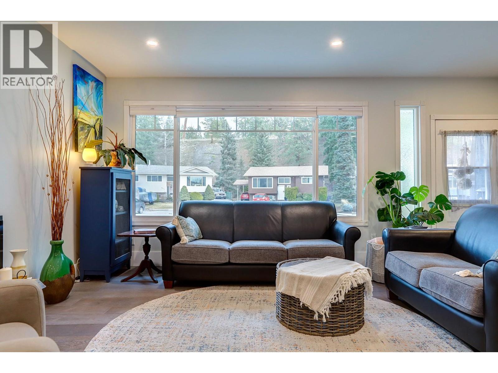 4504 16 Street, Vernon, British Columbia  V1T 3Y3 - Photo 10 - 10377363