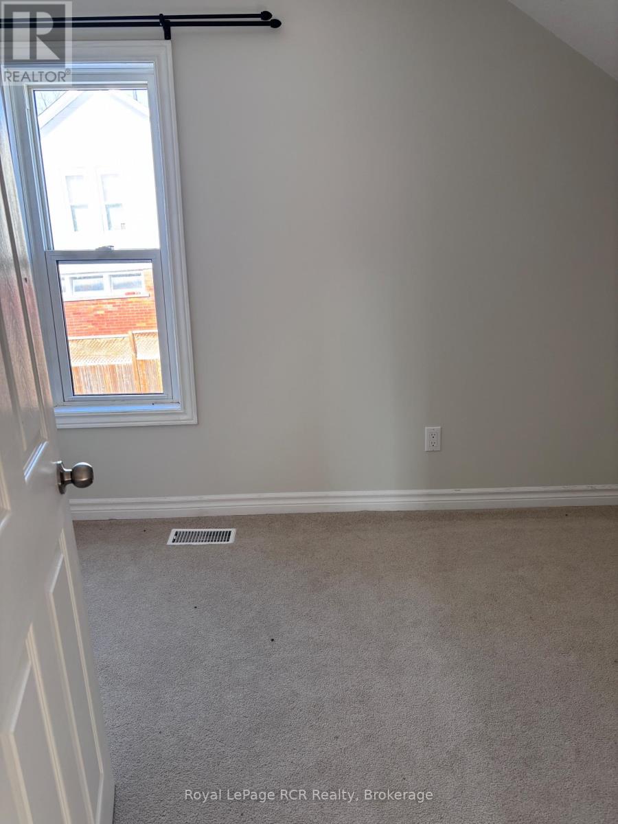 115 Frederick Street, Wellington North (Arthur), Ontario  N0G 1A0 - Photo 12 - X12856888