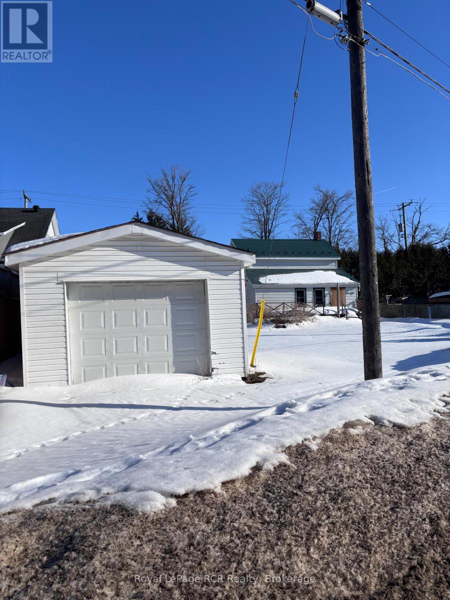 115 Frederick Street, Wellington North (Arthur), Ontario  N0G 1A0 - Photo 2 - X12856888