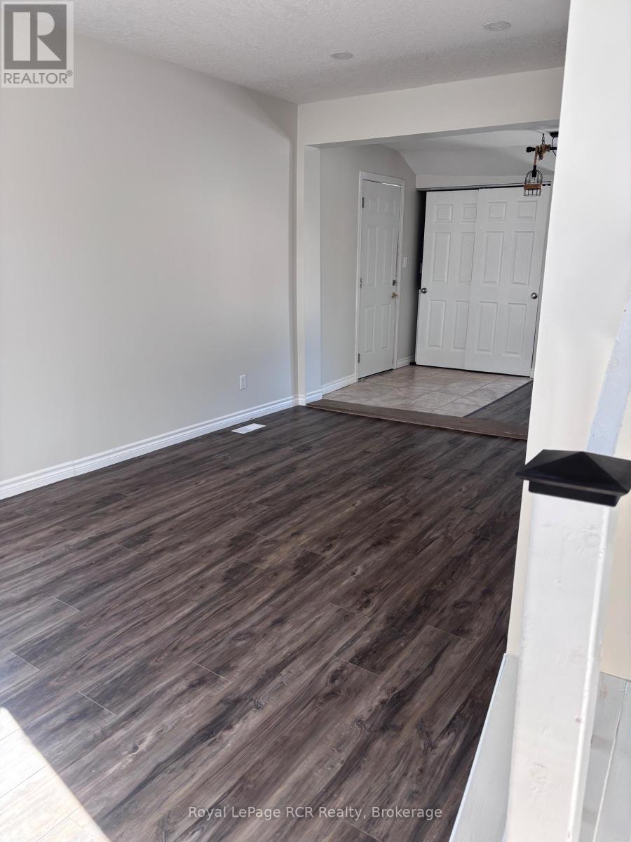 115 Frederick Street, Wellington North (Arthur), Ontario  N0G 1A0 - Photo 6 - X12856888