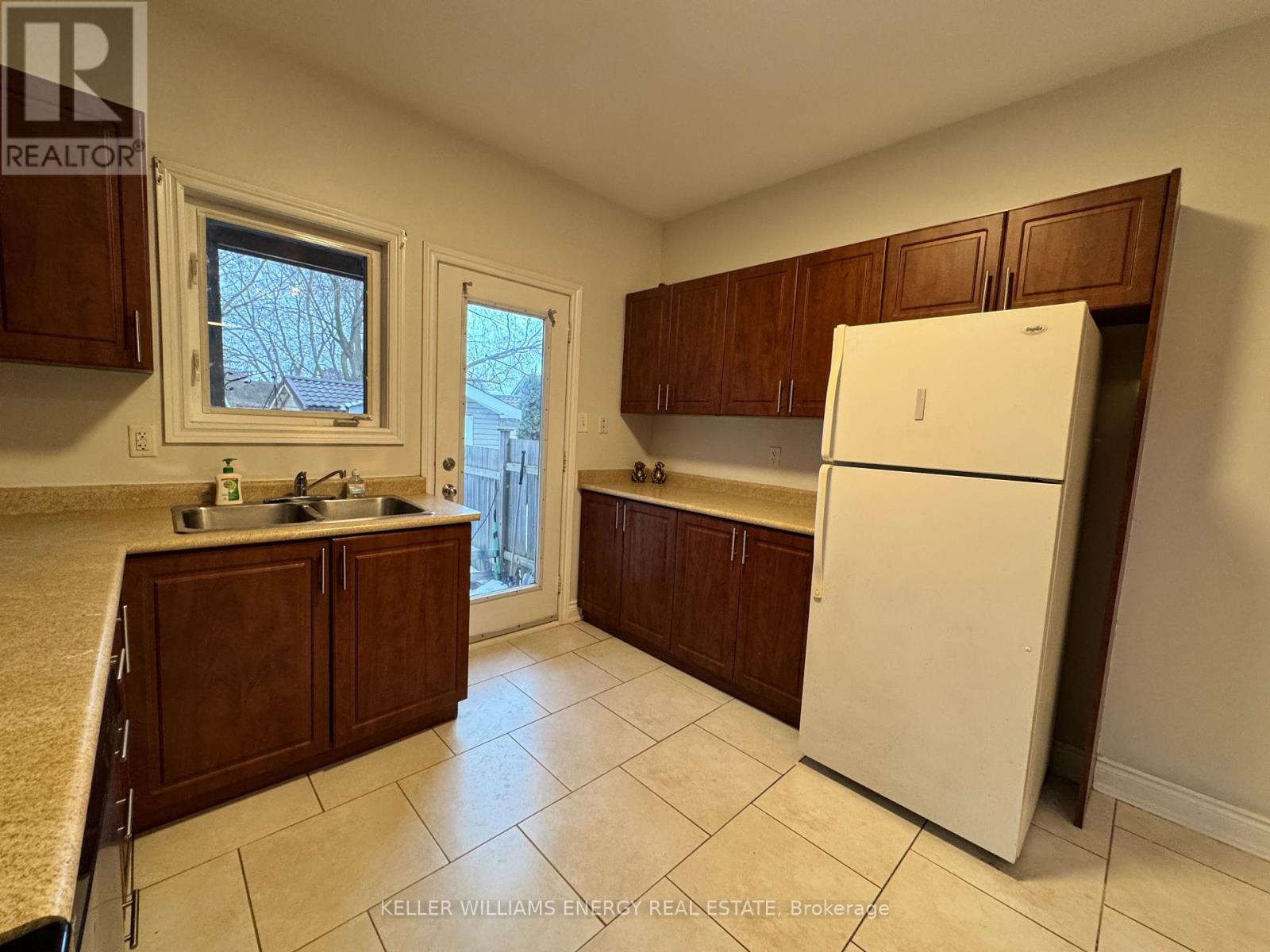 Basement - 343 Pine Avenue, Oshawa (Vanier), Ontario  L1J 2H6 - Photo 10 - E12854030