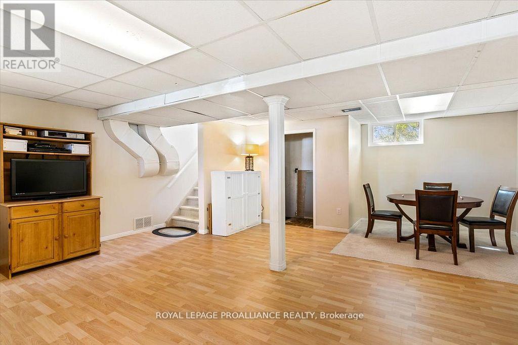 16 Centre Court, Quinte West (Frankford Ward), Ontario  K0K 2C0 - Photo 29 - X12853626